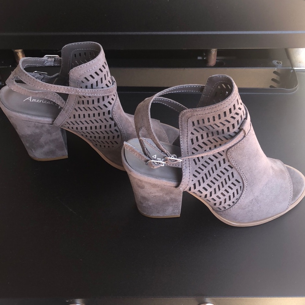 American Eagle heeled booties